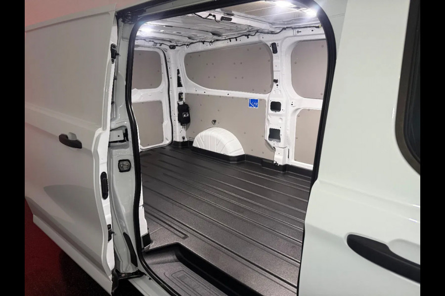 Ford E-Transit Custom 340 L2H1 65kWh l AIRCO l CARPLAY l CAMERA l CRUISE CONTROL Ford E-Transit Custom 340 L2H1 65kWh l AIRCO l CARPLAY l CAMERA l CRUISE CONTROL