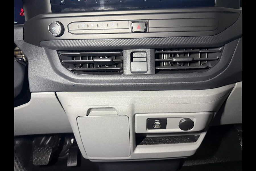 Ford E-Transit Custom 340 L2H1 65kWh l AIRCO l CARPLAY l CAMERA l CRUISE CONTROL Ford E-Transit Custom 340 L2H1 65kWh l AIRCO l CARPLAY l CAMERA l CRUISE CONTROL