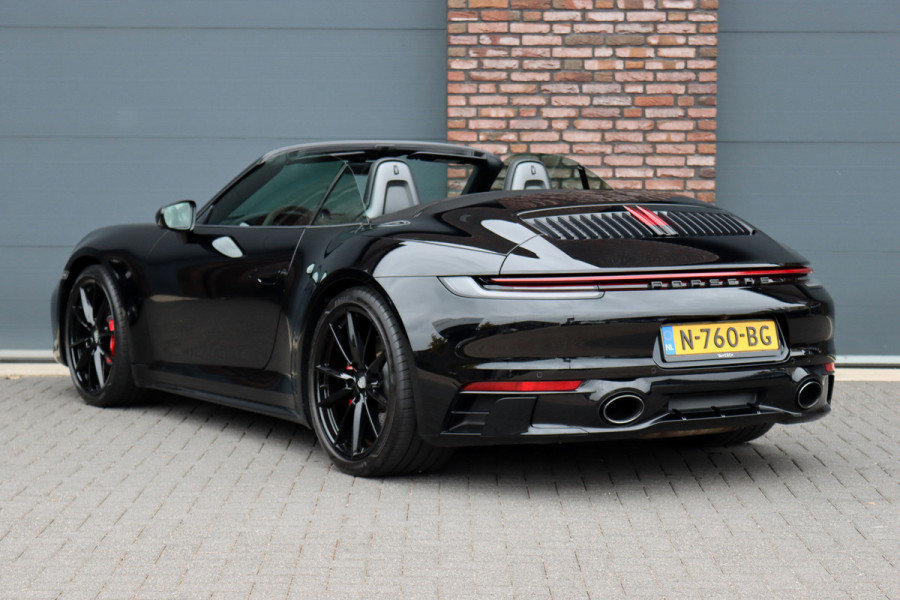 Porsche 911 992 Cabrio 3.0 Carrera S | Vierwielbesturing | Sport Chrono | Sportuitlaat | Sport Design Pakket | PASM | Stoelventilatie | Dynamic Light System+ | Surround Camera | Porsche 911 992 Cabrio 3.0 Carrera S | Vierwielbesturing | Sport Chrono | Sportuitlaat | Sport Design Pakket | PASM | Stoelventilatie | Dynamic Light System+ | Surround Camera |