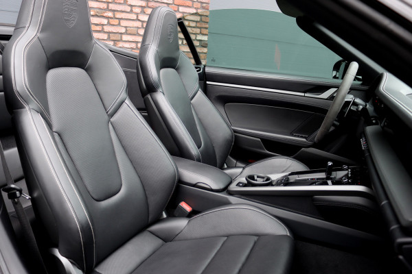 Porsche 911 992 Cabrio 3.0 Carrera S | Vierwielbesturing | Sport Chrono | Sportuitlaat | Sport Design Pakket | PASM | Stoelventilatie | Dynamic Light System+ | Surround Camera | Porsche 911 992 Cabrio 3.0 Carrera S | Vierwielbesturing | Sport Chrono | Sportuitlaat | Sport Design Pakket | PASM | Stoelventilatie | Dynamic Light System+ | Surround Camera |