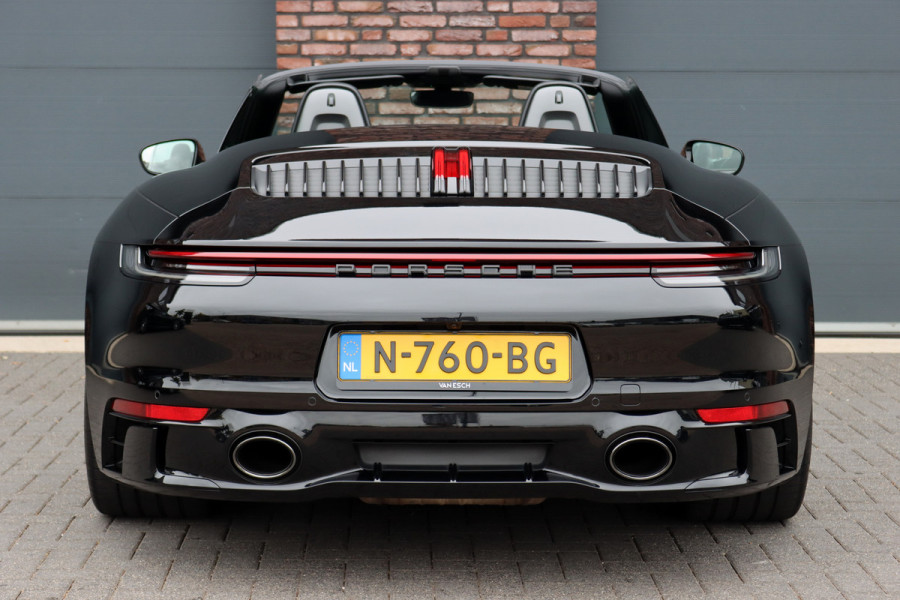 Porsche 911 992 Cabrio 3.0 Carrera S | Vierwielbesturing | Sport Chrono | Sportuitlaat | Sport Design Pakket | PASM | Stoelventilatie | Dynamic Light System+ | Surround Camera | Porsche 911 992 Cabrio 3.0 Carrera S | Vierwielbesturing | Sport Chrono | Sportuitlaat | Sport Design Pakket | PASM | Stoelventilatie | Dynamic Light System+ | Surround Camera |