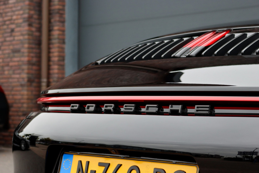 Porsche 911 992 Cabrio 3.0 Carrera S | Vierwielbesturing | Sport Chrono | Sportuitlaat | Sport Design Pakket | PASM | Stoelventilatie | Dynamic Light System+ | Surround Camera | Porsche 911 992 Cabrio 3.0 Carrera S | Vierwielbesturing | Sport Chrono | Sportuitlaat | Sport Design Pakket | PASM | Stoelventilatie | Dynamic Light System+ | Surround Camera |