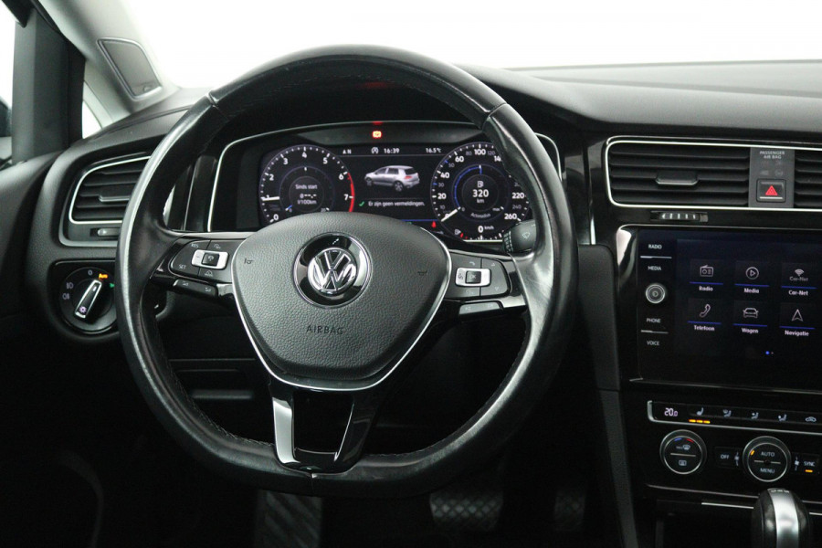 Volkswagen Golf 1.5 TSI Highline (PANORAMADAK, DIGITALE COCKPIT, CAMERA, STOELVERWARMING, NAVIGATIE, CARPLAY, NL-AUTO)