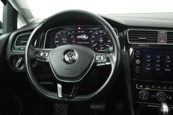 Volkswagen Golf 1.5 TSI Highline (PANORAMADAK, DIGITALE COCKPIT, CAMERA, STOELVERWARMING, NAVIGATIE, CARPLAY, NL-AUTO)
