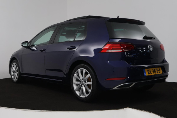 Volkswagen Golf 1.5 TSI Highline (PANORAMADAK, DIGITALE COCKPIT, CAMERA, STOELVERWARMING, NAVIGATIE, CARPLAY, NL-AUTO)