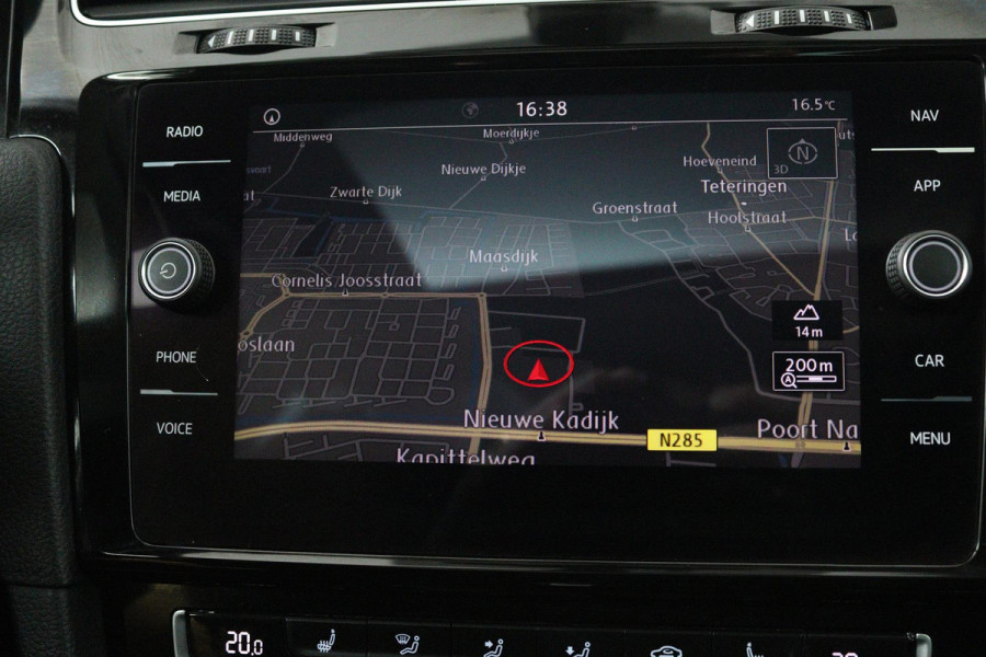 Volkswagen Golf 1.5 TSI Highline (PANORAMADAK, DIGITALE COCKPIT, CAMERA, STOELVERWARMING, NAVIGATIE, CARPLAY, NL-AUTO)