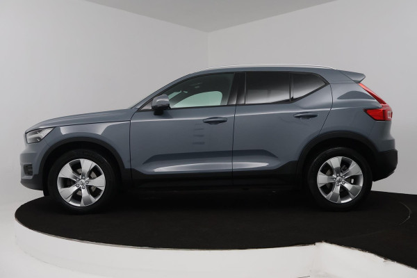 Volvo XC40 1.5 T3 Momentum Pro (TREKHAAK, H&K AUDIO, STOELVERWARMING, AUTOMAAT, ACHTERUITRIJCAMERA, PARKEERSENSOREN) Volvo XC40 1.5 T3 Momentum Pro (TREKHAAK, H&K AUDIO, STOELVERWARMING, AUTOMAAT, ACHTERUITRIJCAMERA, PARKEERSENSOREN)