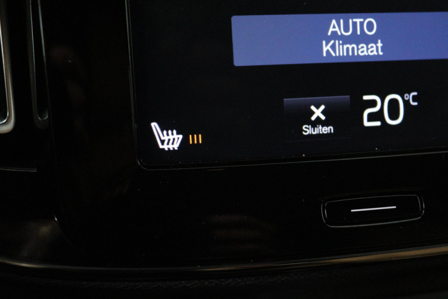 Volvo XC40 1.5 T3 Momentum Pro (TREKHAAK, H&K AUDIO, STOELVERWARMING, AUTOMAAT, ACHTERUITRIJCAMERA, PARKEERSENSOREN) Volvo XC40 1.5 T3 Momentum Pro (TREKHAAK, H&K AUDIO, STOELVERWARMING, AUTOMAAT, ACHTERUITRIJCAMERA, PARKEERSENSOREN)