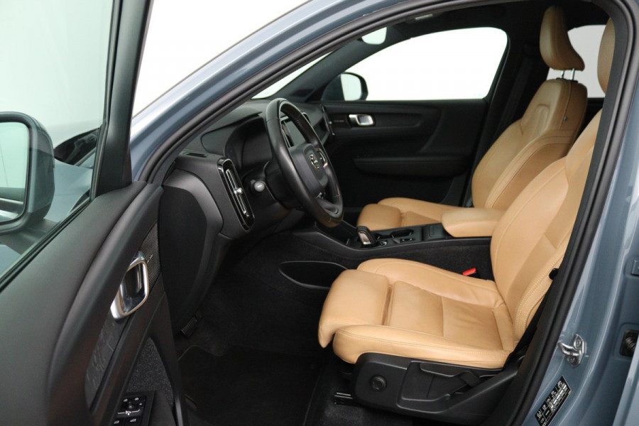 Volvo XC40 1.5 T3 Momentum Pro (TREKHAAK, H&K AUDIO, STOELVERWARMING, AUTOMAAT, ACHTERUITRIJCAMERA, PARKEERSENSOREN) Volvo XC40 1.5 T3 Momentum Pro (TREKHAAK, H&K AUDIO, STOELVERWARMING, AUTOMAAT, ACHTERUITRIJCAMERA, PARKEERSENSOREN)