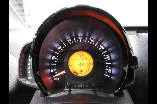 Peugeot 108 1.0 e-VTi Dynamic Techno NAVI-APP/CAMERA/AIRCO/BLUETOOTH! Peugeot 108 1.0 e-VTi Dynamic Techno NAVI-APP/CAMERA/AIRCO/BLUETOOTH!
