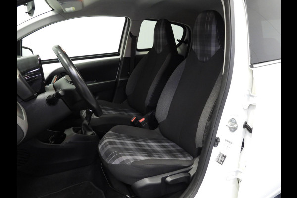 Peugeot 108 1.0 e-VTi Dynamic Techno NAVI-APP/CAMERA/AIRCO/BLUETOOTH! Peugeot 108 1.0 e-VTi Dynamic Techno NAVI-APP/CAMERA/AIRCO/BLUETOOTH!