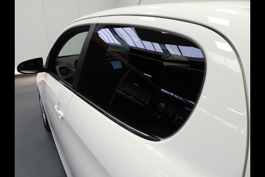 Peugeot 108 1.0 e-VTi Dynamic Techno NAVI-APP/CAMERA/AIRCO/BLUETOOTH! Peugeot 108 1.0 e-VTi Dynamic Techno NAVI-APP/CAMERA/AIRCO/BLUETOOTH!