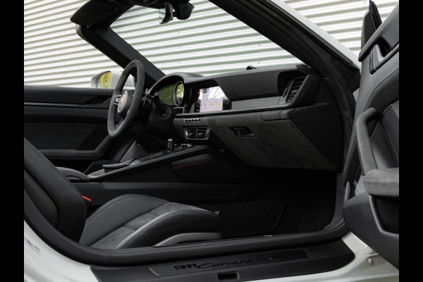 Porsche 911 Cabrio 3.0 Carrera GTS - Burmester Audio - Matrix LED - ACC Porsche 911 Cabrio 3.0 Carrera GTS - Burmester Audio - Matrix LED - ACC