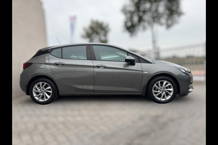 Opel Astra 1.2 Edition TREKHAAK / NL AUTO / CAMERA / CRUISE / CARPLAY / ECC / NAVI / LMV / 110KW Opel Astra 1.2 Edition TREKHAAK / NL AUTO / CAMERA / CRUISE / CARPLAY / ECC / NAVI / LMV / 110KW