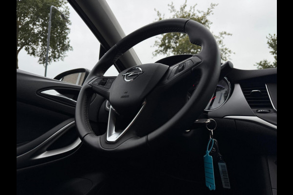 Opel Astra 1.2 Edition TREKHAAK / NL AUTO / CAMERA / CRUISE / CARPLAY / ECC / NAVI / LMV / 110KW Opel Astra 1.2 Edition TREKHAAK / NL AUTO / CAMERA / CRUISE / CARPLAY / ECC / NAVI / LMV / 110KW