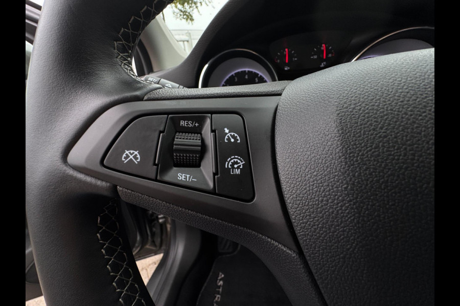 Opel Astra 1.2 Edition TREKHAAK / NL AUTO / CAMERA / CRUISE / CARPLAY / ECC / NAVI / LMV / 110KW Opel Astra 1.2 Edition TREKHAAK / NL AUTO / CAMERA / CRUISE / CARPLAY / ECC / NAVI / LMV / 110KW