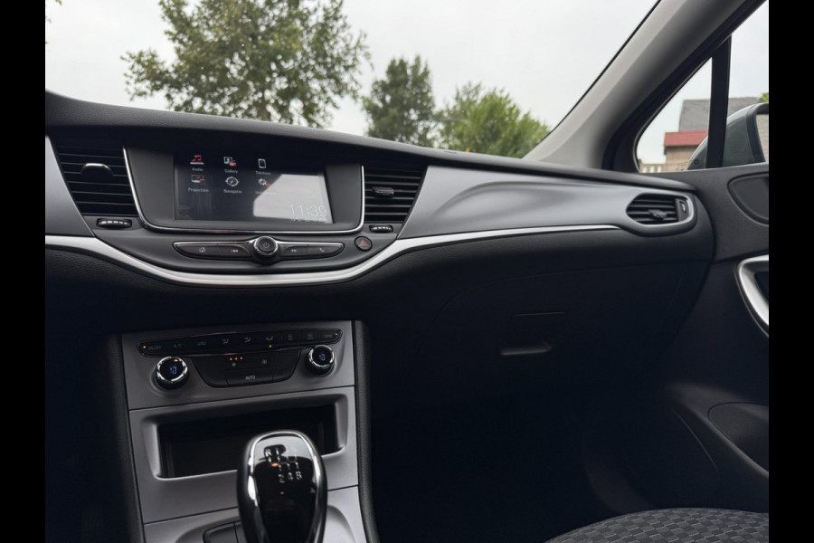 Opel Astra 1.2 Edition TREKHAAK / NL AUTO / CAMERA / CRUISE / CARPLAY / ECC / NAVI / LMV / 110KW Opel Astra 1.2 Edition TREKHAAK / NL AUTO / CAMERA / CRUISE / CARPLAY / ECC / NAVI / LMV / 110KW