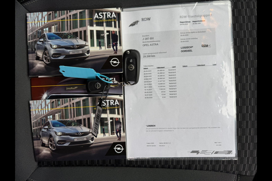 Opel Astra 1.2 Edition TREKHAAK / NL AUTO / CAMERA / CRUISE / CARPLAY / ECC / NAVI / LMV / 110KW Opel Astra 1.2 Edition TREKHAAK / NL AUTO / CAMERA / CRUISE / CARPLAY / ECC / NAVI / LMV / 110KW