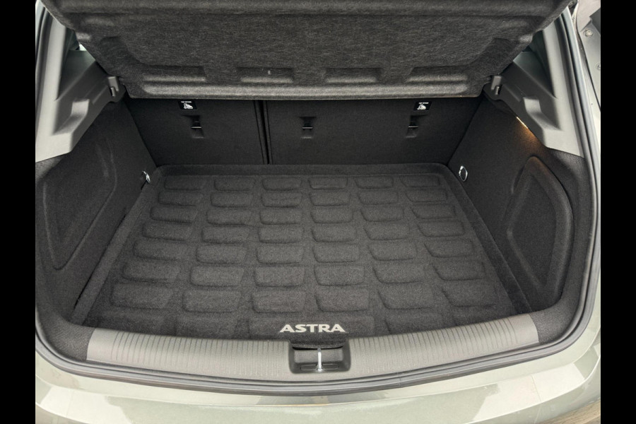Opel Astra 1.2 Edition TREKHAAK / NL AUTO / CAMERA / CRUISE / CARPLAY / ECC / NAVI / LMV / 110KW Opel Astra 1.2 Edition TREKHAAK / NL AUTO / CAMERA / CRUISE / CARPLAY / ECC / NAVI / LMV / 110KW