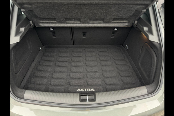 Opel Astra 1.2 Edition TREKHAAK / NL AUTO / CAMERA / CRUISE / CARPLAY / ECC / NAVI / LMV / 110KW Opel Astra 1.2 Edition TREKHAAK / NL AUTO / CAMERA / CRUISE / CARPLAY / ECC / NAVI / LMV / 110KW