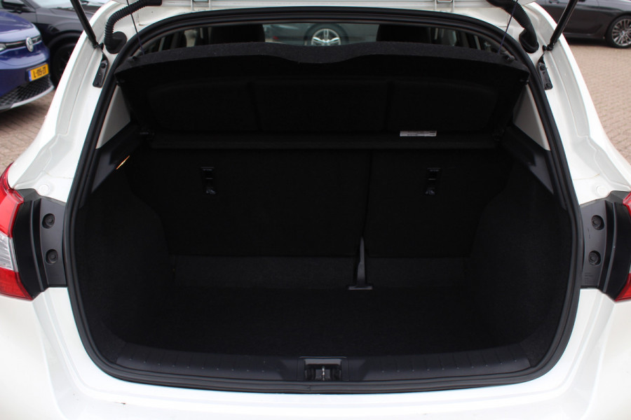 Nissan Pulsar 1.2 DIG-T N-Connecta / Camera / Navigatie / Half leder / 17'' / Keyless / DAB / Cruise Control