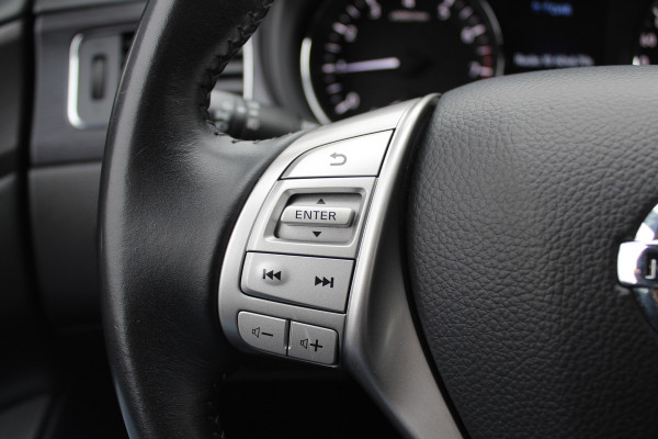 Nissan Pulsar 1.2 DIG-T N-Connecta / Camera / Navigatie / Half leder / 17'' / Keyless / DAB / Cruise Control