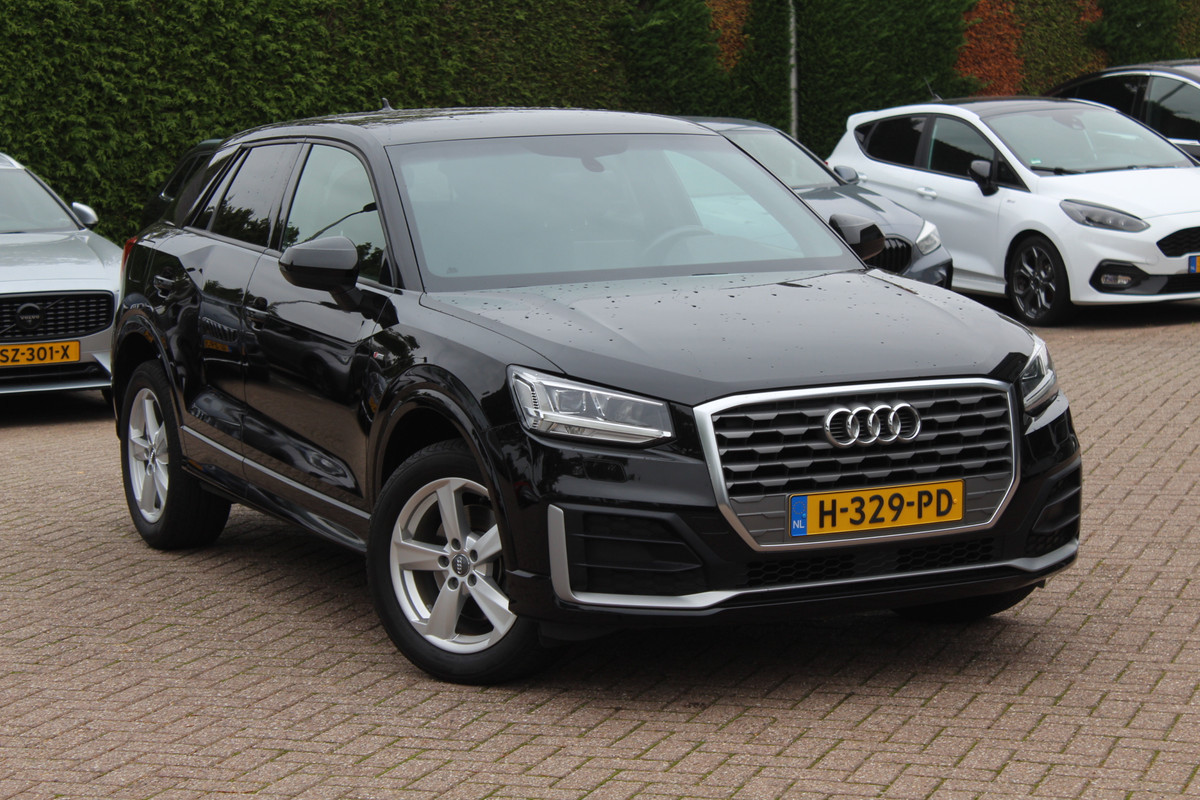 Audi Q2 30 TFSI Sport 3x S-line / Trekhaak / Navigatie / Parkeerhulp achter / 17'' / Getint glas / Cruise Control Audi Q2 30 TFSI Sport 3x S-line / Trekhaak / Navigatie / Parkeerhulp achter / 17'' / Getint glas / Cruise Control