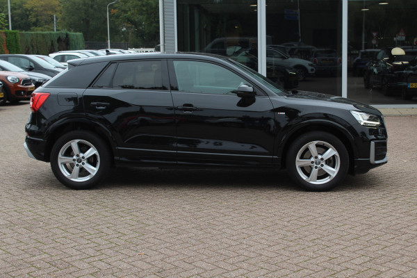 Audi Q2 30 TFSI Sport 3x S-line / Trekhaak / Navigatie / Parkeerhulp achter / 17'' / Getint glas / Cruise Control