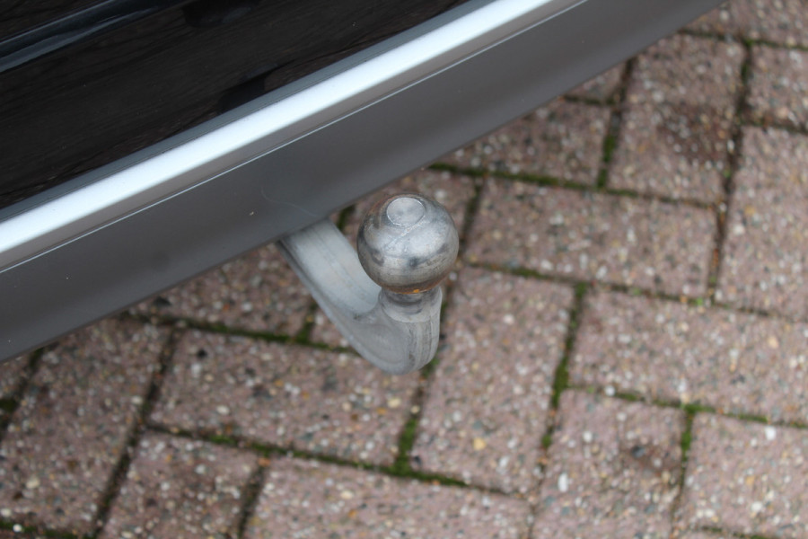 Audi Q2 30 TFSI Sport 3x S-line / Trekhaak / Navigatie / Parkeerhulp achter / 17'' / Getint glas / Cruise Control