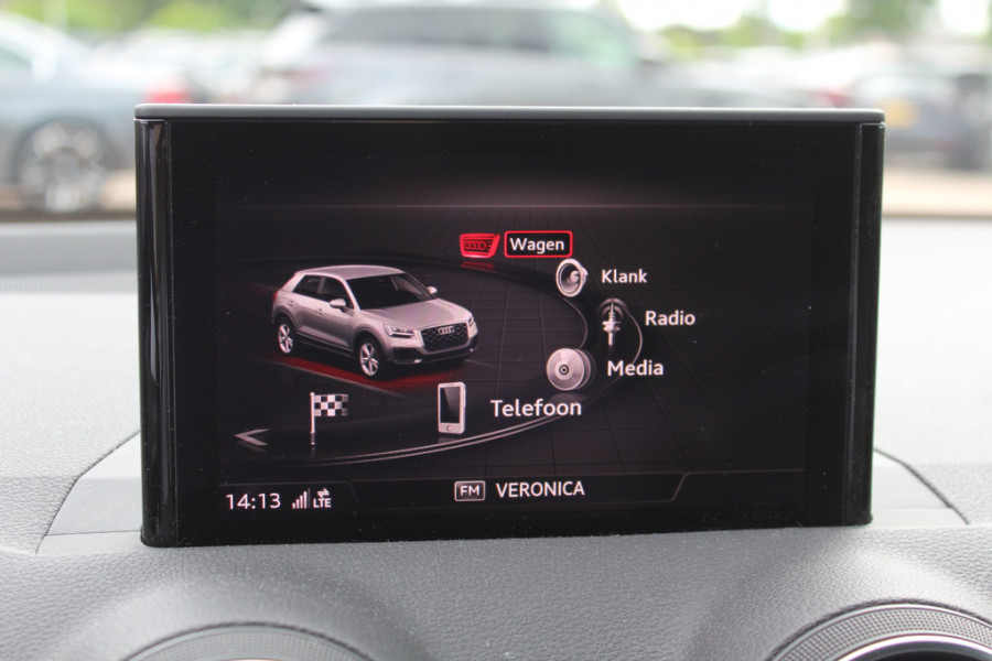 Audi Q2 30 TFSI Sport 3x S-line / Trekhaak / Navigatie / Parkeerhulp achter / 17'' / Getint glas / Cruise Control