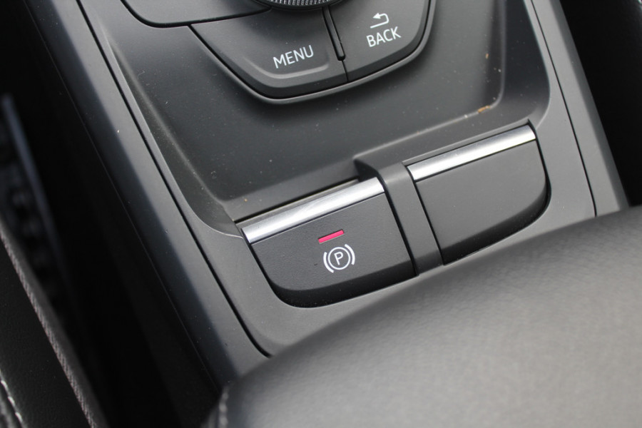 Audi Q2 30 TFSI Sport 3x S-line / Trekhaak / Navigatie / Parkeerhulp achter / 17'' / Getint glas / Cruise Control