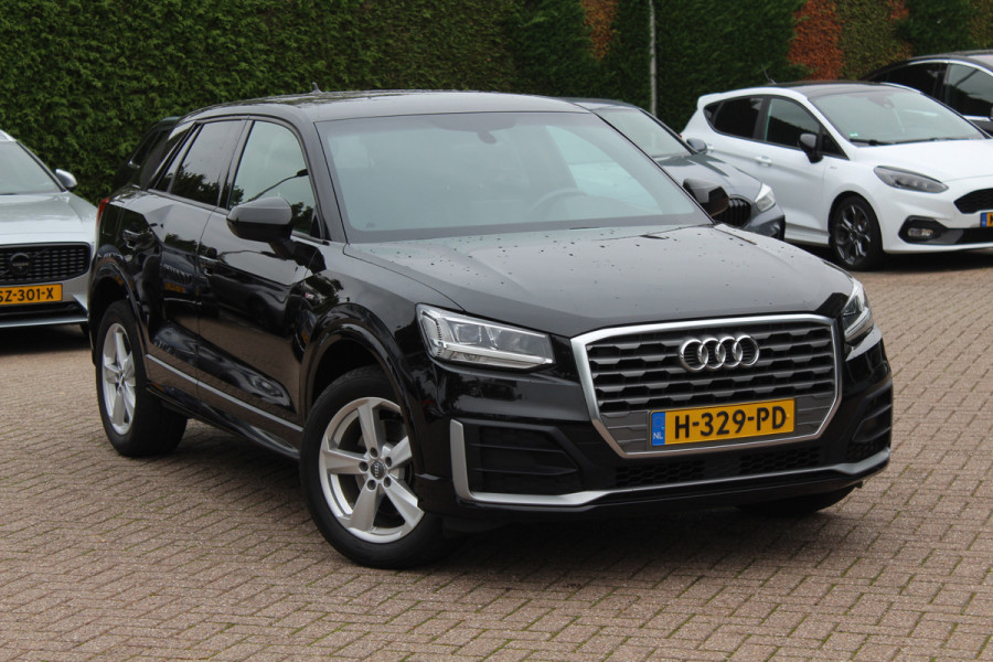 Audi Q2 30 TFSI Sport 3x S-line / Trekhaak / Navigatie / Parkeerhulp achter / 17'' / Getint glas / Cruise Control
