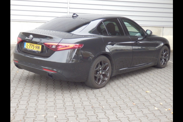 Alfa Romeo Giulia 2.2 Sprint I Automaat I 240 pk* I Schuif/kantel dak I Adp. crui