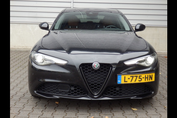 Alfa Romeo Giulia 2.2 Sprint I Automaat I 240 pk* I Schuif/kantel dak I Adp. crui
