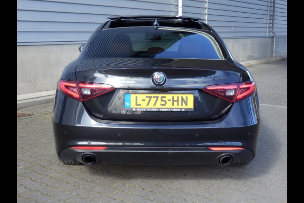 Alfa Romeo Giulia 2.2 Sprint I Automaat I 240 pk* I Schuif/kantel dak I Adp. crui