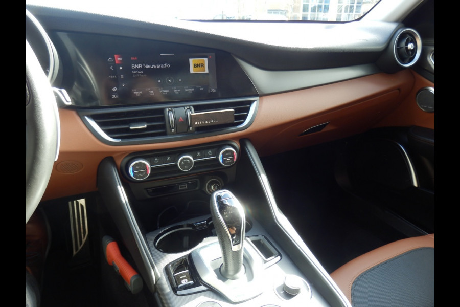 Alfa Romeo Giulia 2.2 Sprint I Automaat I 240 pk* I Schuif/kantel dak I Adp. crui