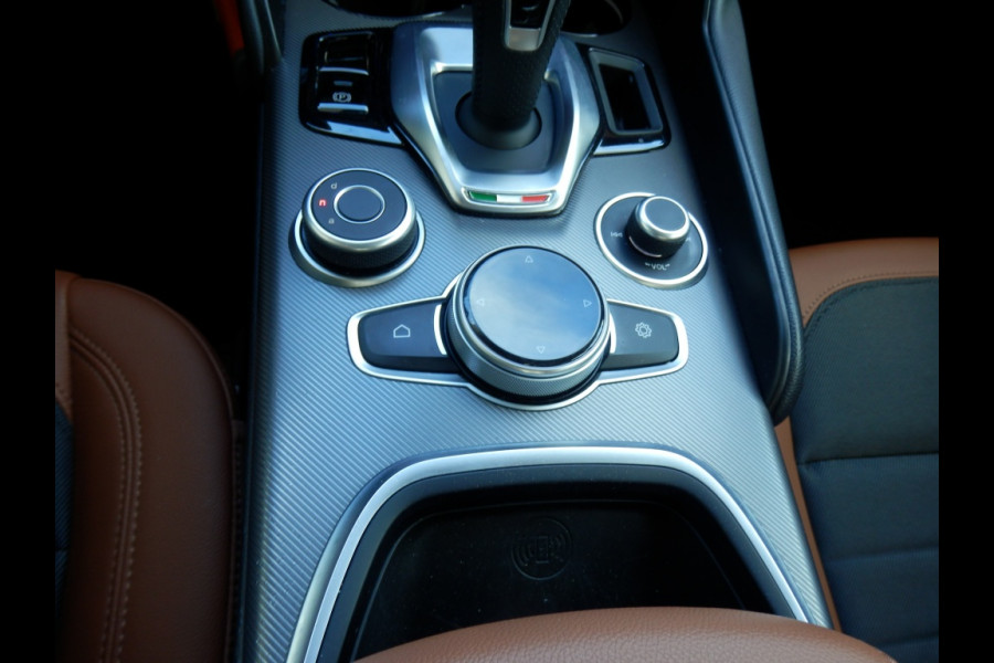 Alfa Romeo Giulia 2.2 Sprint I Automaat I 240 pk* I Schuif/kantel dak I Adp. crui