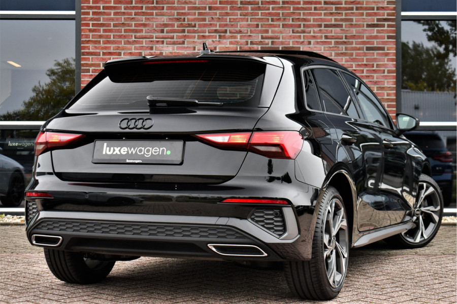 Audi A3 Sportback 40 TFSI e S-Line Pano ACC S-zetels 18inch Audi A3 Sportback 40 TFSI e S-Line Pano ACC S-zetels 18inch