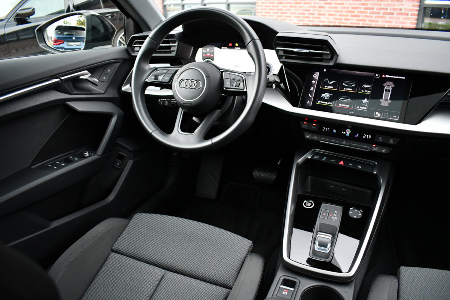 Audi A3 Sportback 40 TFSI e S-Line Pano ACC S-zetels 18inch Audi A3 Sportback 40 TFSI e S-Line Pano ACC S-zetels 18inch