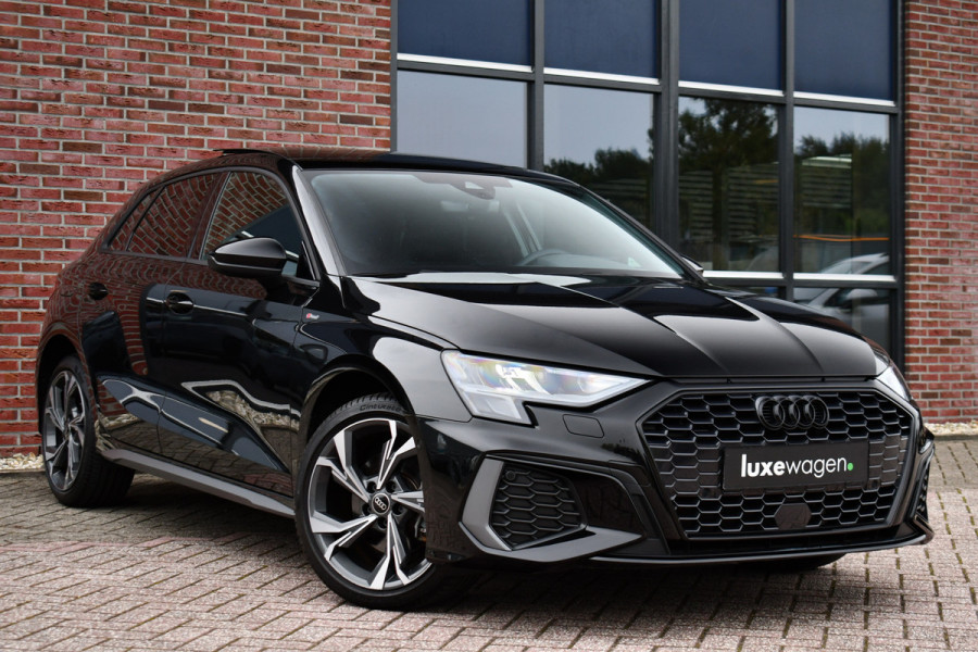 Audi A3 Sportback 40 TFSI e S-Line Pano ACC S-zetels 18inch Audi A3 Sportback 40 TFSI e S-Line Pano ACC S-zetels 18inch