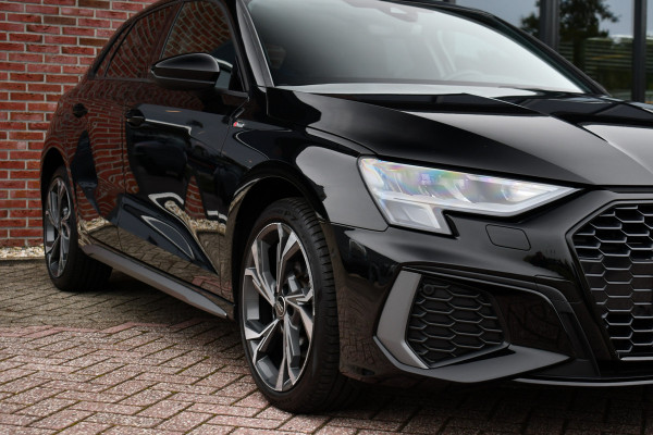 Audi A3 Sportback 40 TFSI e S-Line Pano ACC S-zetels 18inch Audi A3 Sportback 40 TFSI e S-Line Pano ACC S-zetels 18inch