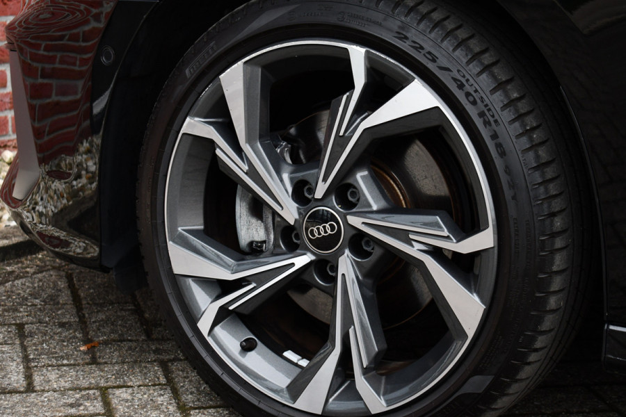 Audi A3 Sportback 40 TFSI e S-Line Pano ACC S-zetels 18inch Audi A3 Sportback 40 TFSI e S-Line Pano ACC S-zetels 18inch