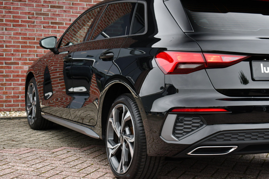 Audi A3 Sportback 40 TFSI e S-Line Pano ACC S-zetels 18inch Audi A3 Sportback 40 TFSI e S-Line Pano ACC S-zetels 18inch