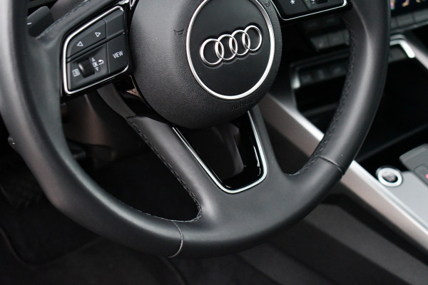 Audi A3 Sportback 40 TFSI e S-Line Pano ACC S-zetels 18inch Audi A3 Sportback 40 TFSI e S-Line Pano ACC S-zetels 18inch