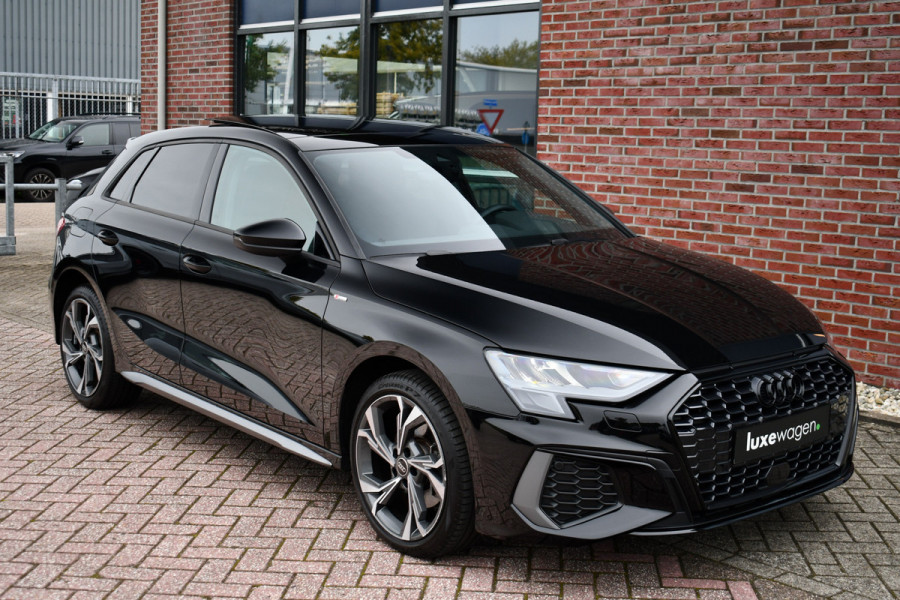 Audi A3 Sportback 40 TFSI e S-Line Pano ACC S-zetels 18inch Audi A3 Sportback 40 TFSI e S-Line Pano ACC S-zetels 18inch