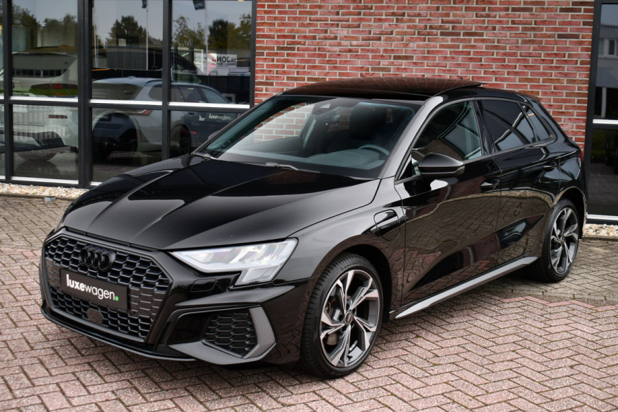 Audi A3 Sportback 40 TFSI e S-Line Pano ACC S-zetels 18inch Audi A3 Sportback 40 TFSI e S-Line Pano ACC S-zetels 18inch