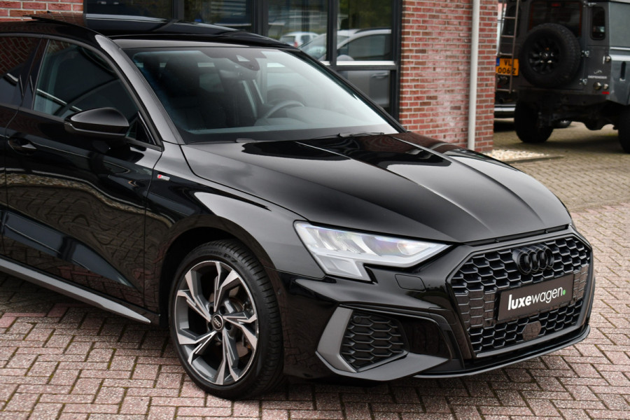 Audi A3 Sportback 40 TFSI e S-Line Pano ACC S-zetels 18inch Audi A3 Sportback 40 TFSI e S-Line Pano ACC S-zetels 18inch