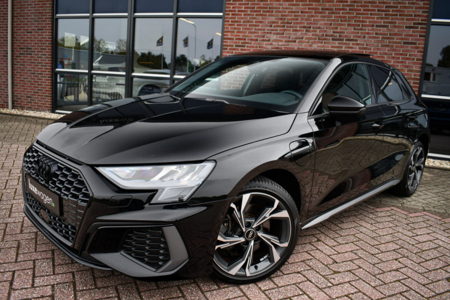 Audi A3 Sportback 40 TFSI e S-Line Pano ACC S-zetels 18inch Audi A3 Sportback 40 TFSI e S-Line Pano ACC S-zetels 18inch