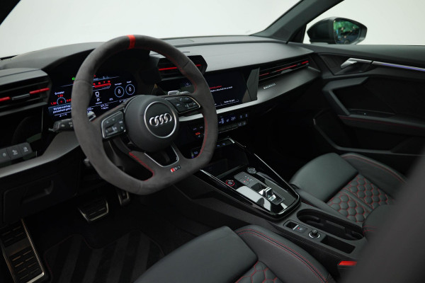 Audi RS3 Sportback 2.5 TFSI quattro |Keramisch|Pano|360|Carbon|HUD|B&O|Memory| Audi RS3 Sportback 2.5 TFSI quattro |Keramisch|Pano|360|Carbon|HUD|B&O|Memory|