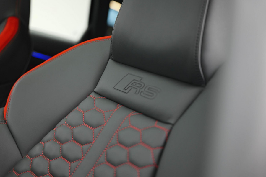 Audi RS3 Sportback 2.5 TFSI quattro |Keramisch|Pano|360|Carbon|HUD|B&O|Memory| Audi RS3 Sportback 2.5 TFSI quattro |Keramisch|Pano|360|Carbon|HUD|B&O|Memory|